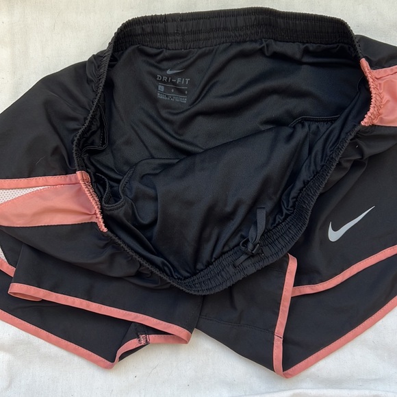 Nike Dri-Fit size L athletic shorts with undergarment attached elastic waistband - Picture 5 of 7
